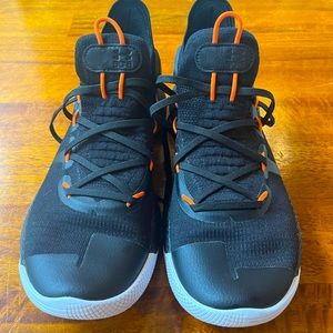 Curry Hovr, under armor, size 10M